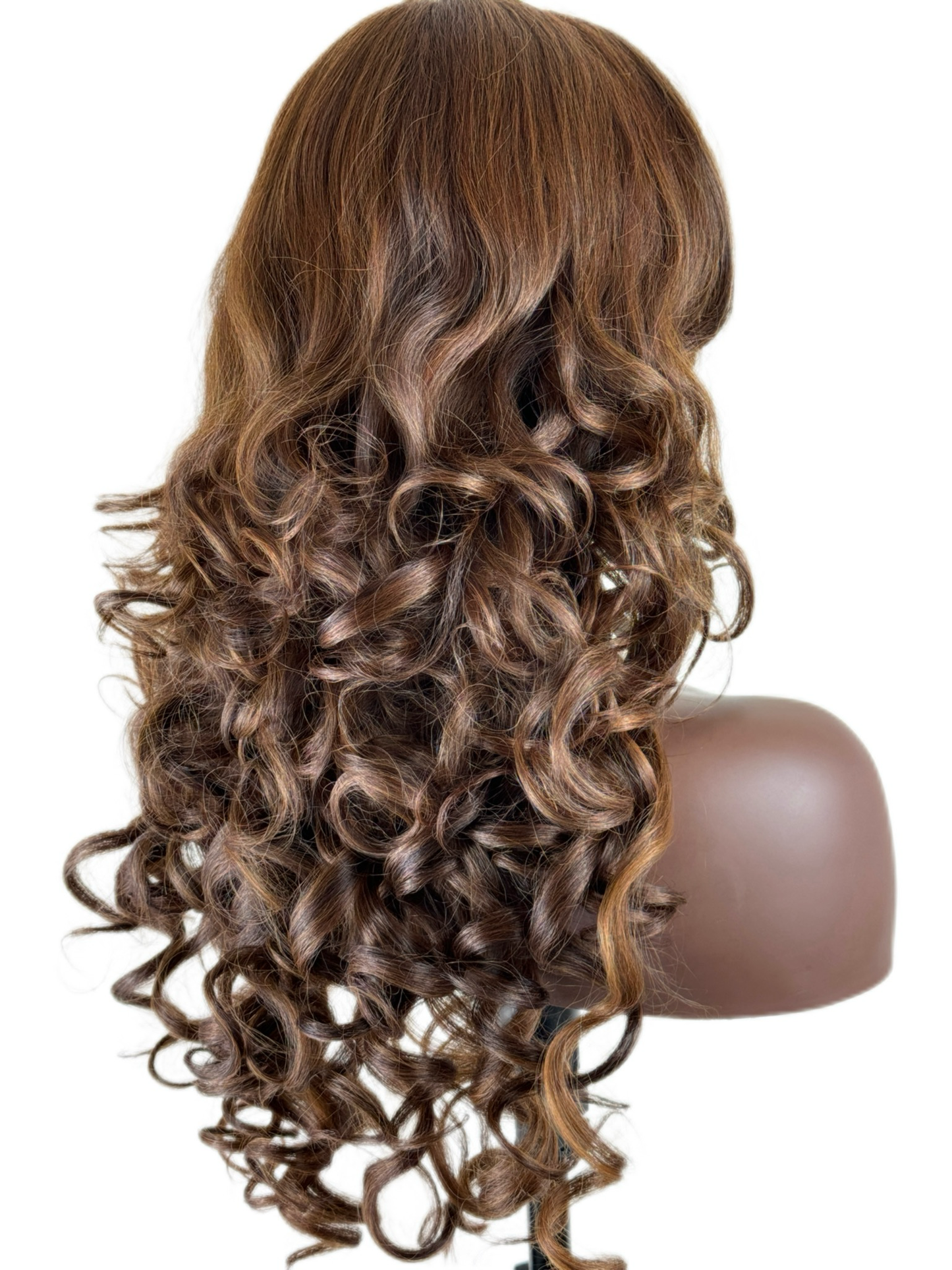 Loose curls in Brown